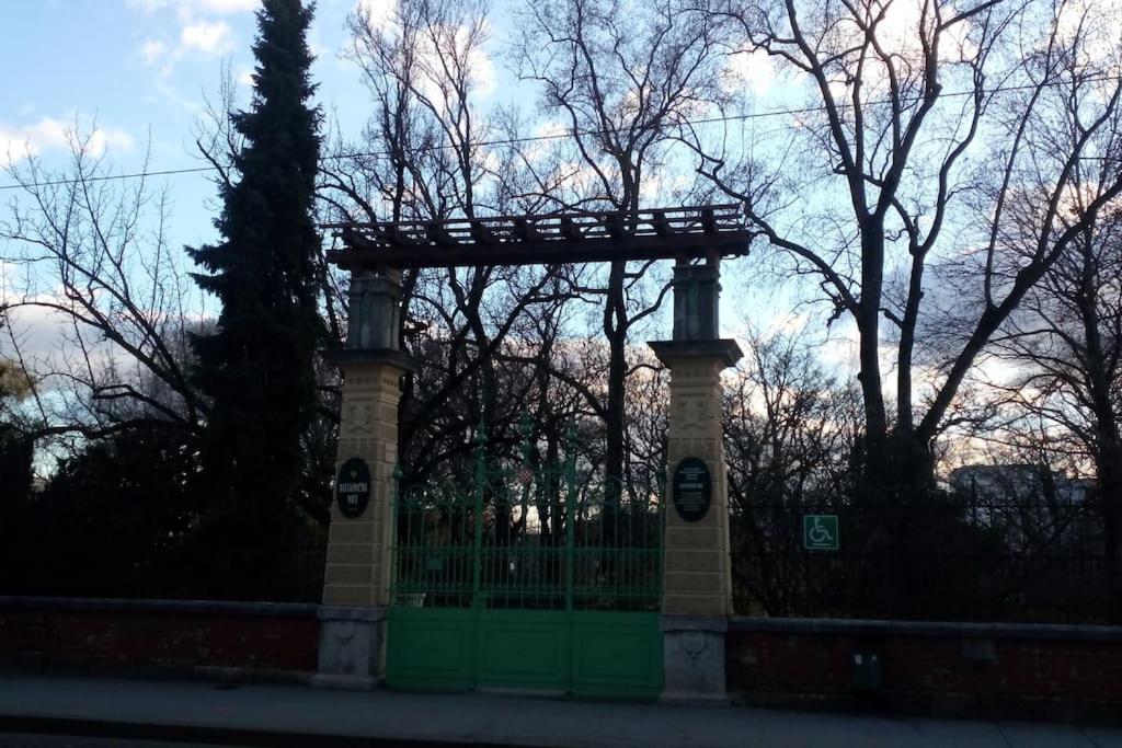 Zagreb Botanical Garden Budget Apartment Eksteriør bilde